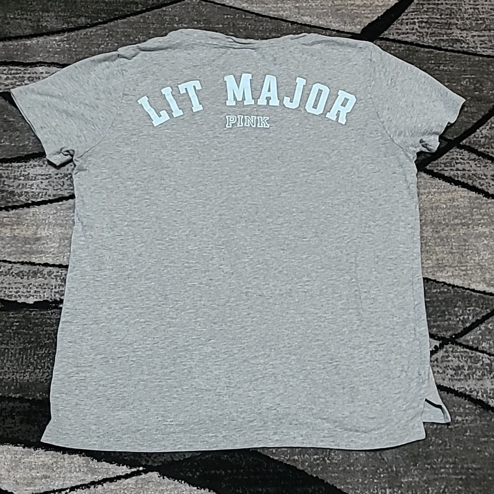 VS PINK 2016 CAMPUS FIT V-NECK POCKET LIT MAJOR GRAY TEE-SHIRT PRICE FIRM